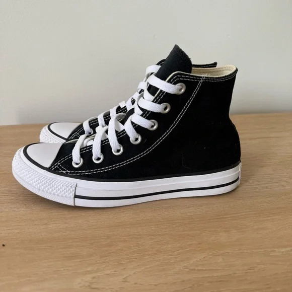 Women’s Converse All Star - Picture 2 of 5